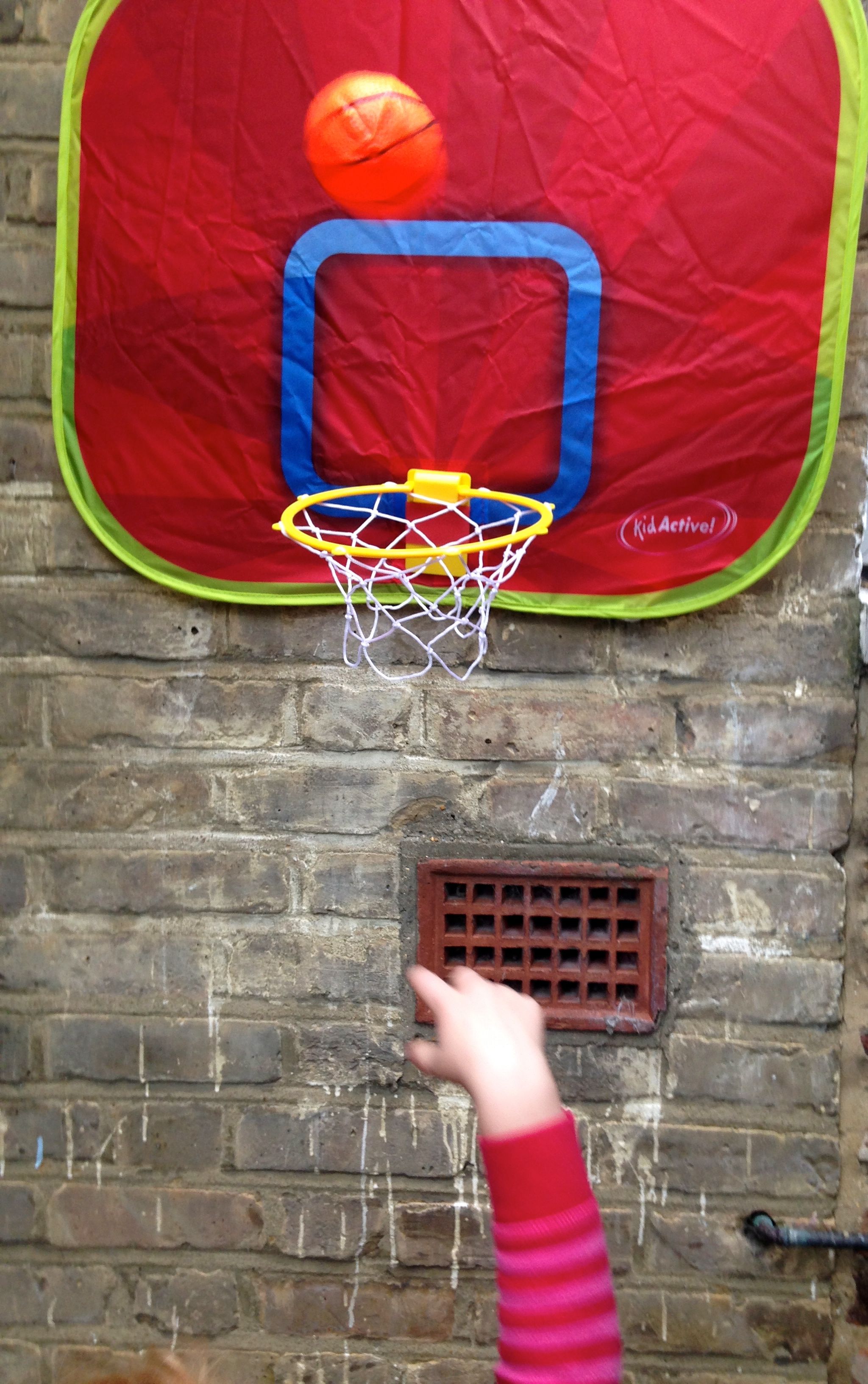 Pop Up Basketball Set